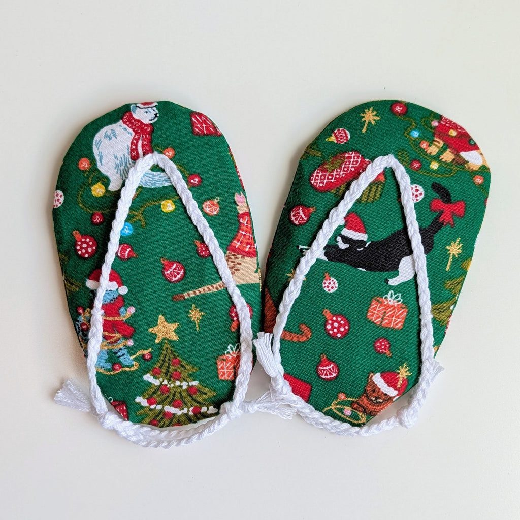 Festive Footsies - Cats with Trees